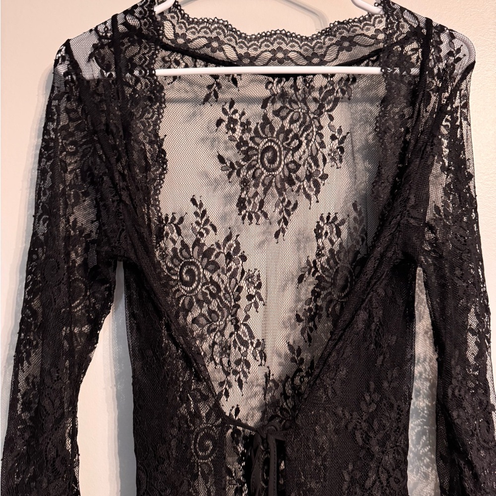 Black Sheer Lace Long Robe - Picture 2 of 3